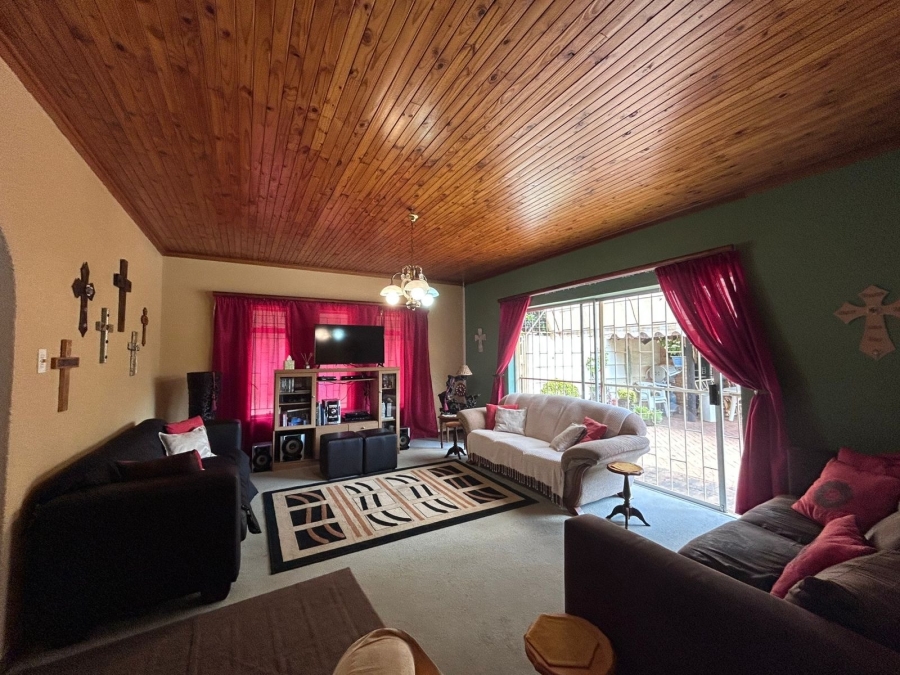 3 Bedroom Property for Sale in Flamwood North West